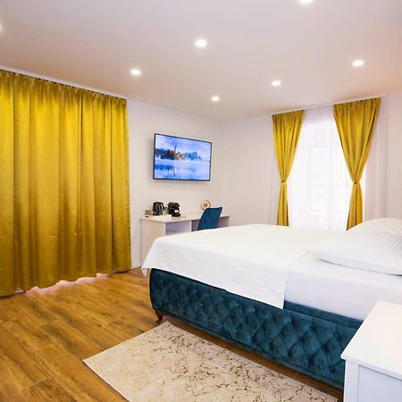 Gold Luxury Room سبليت المظهر الخارجي الصورة