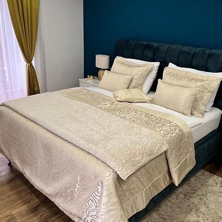 Gold Luxury Room سبليت المظهر الخارجي الصورة