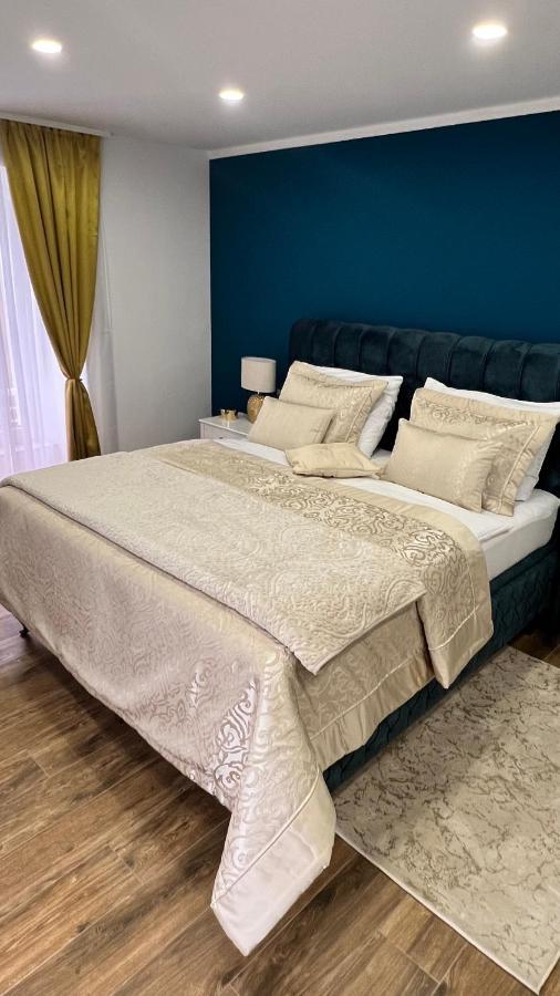 Gold Luxury Room سبليت المظهر الخارجي الصورة